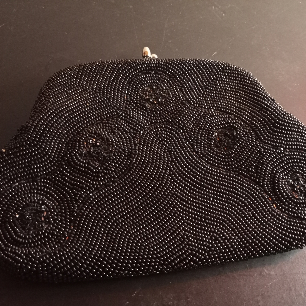 STUNNING VTG Debbie Handbeaded Black Purse